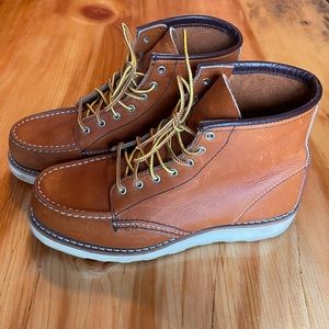 Red Wing Women’s 6-Inch Classic Boot